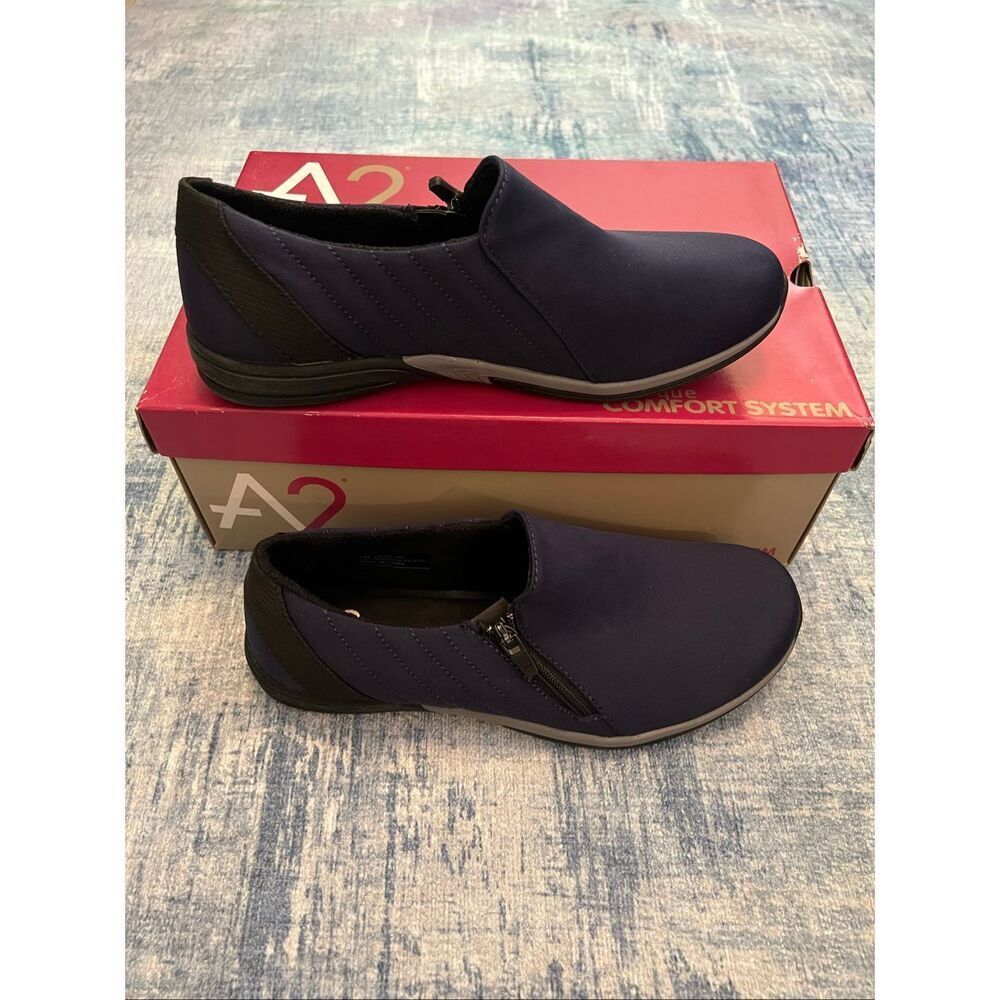 NIB A2 by Aerosoles Navy Blue Fabric Envelope Side Zip Slip On Shoes 7 Wide